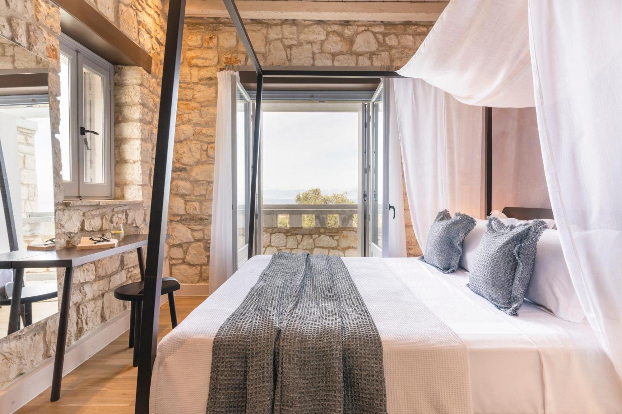 Ionian Stone Luxury In Corfu * Pithos